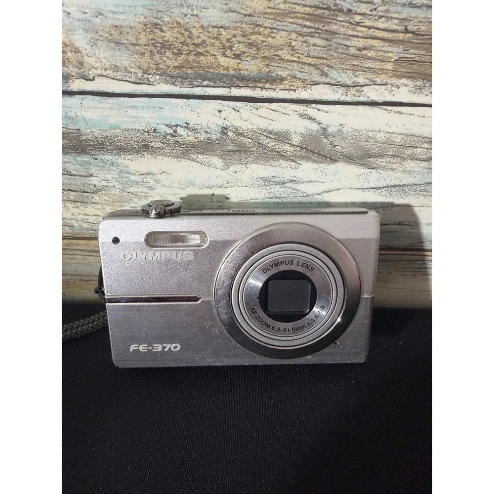 Olympus FE-370 Digital Camera Silver Good 5x Optical Zoom Compact Point & Shoot